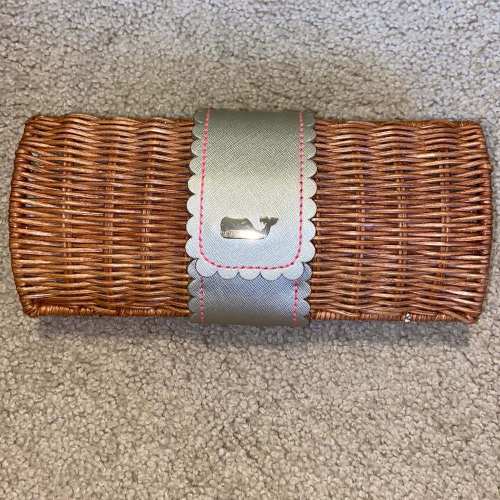 Vineyard Vines Straw Clutch